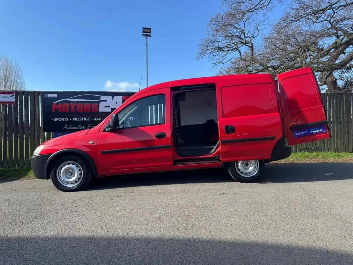 2010-vauxhall-combo-13td-1700-panel-big-34