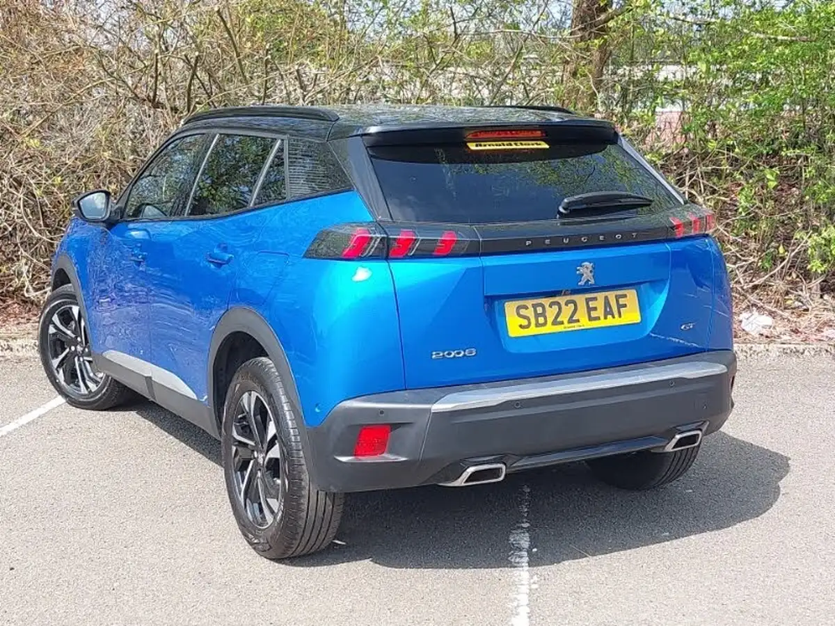 2022-peugeot-2008-suv-12-puretech-gt-big-1