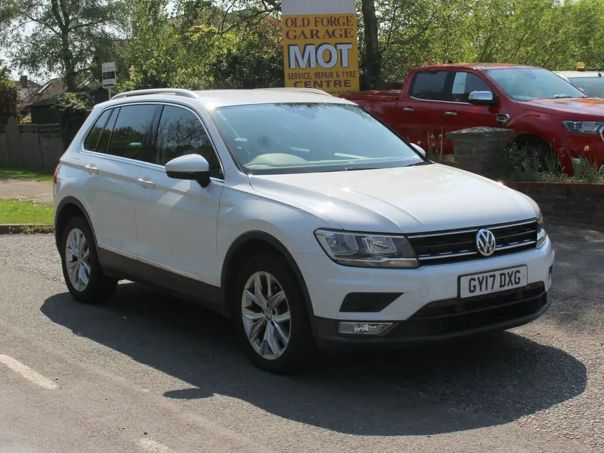 2017-volkswagen-tiguan-20tdi-se-150ps-4motion-bmt-ss-big-15