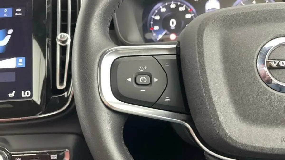 2020-volvo-xc40-20-b4-inscription-pro-big-22
