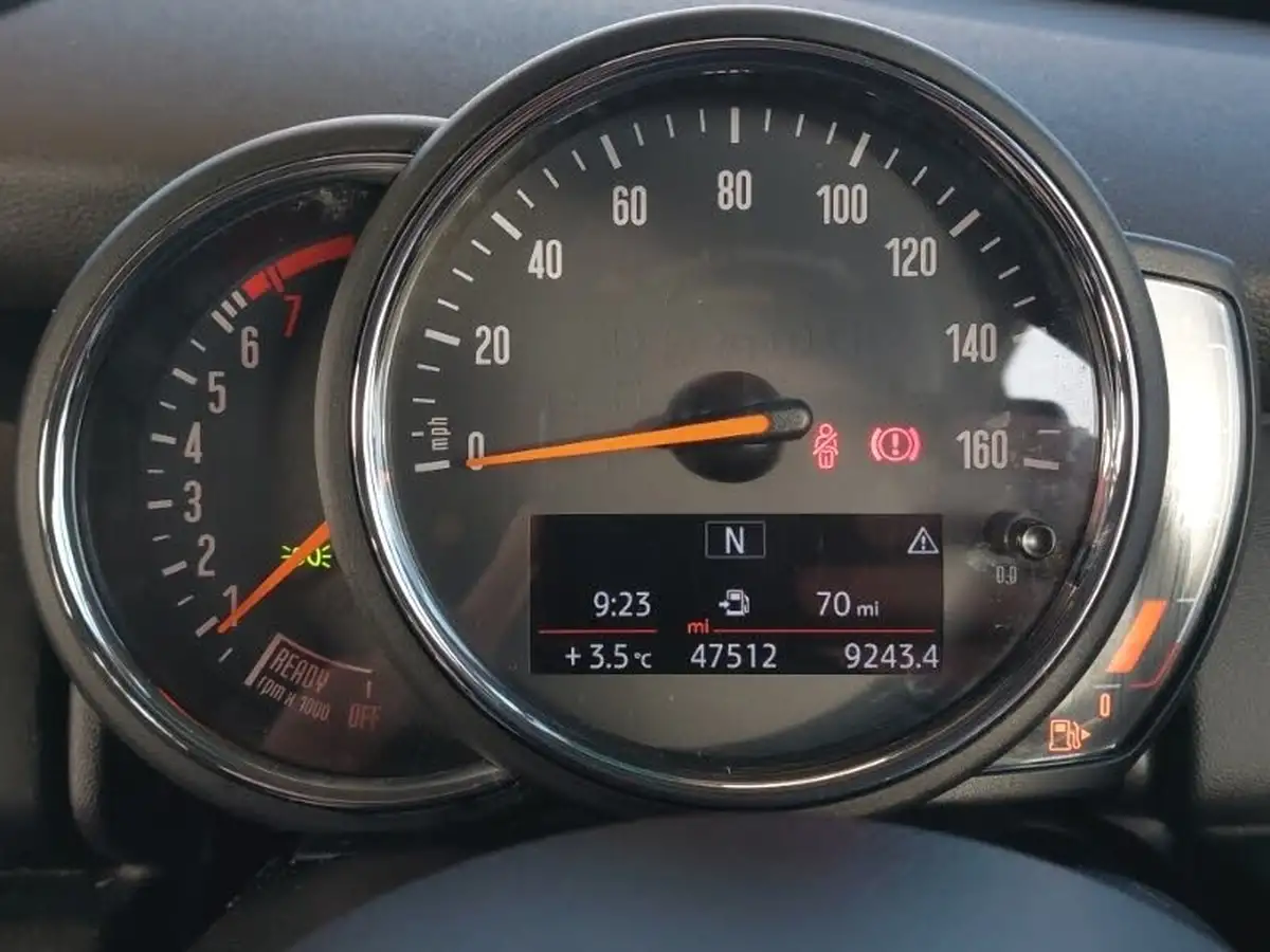 2018-mini-cooper-15-one-series-ii-ss-5d-big-10