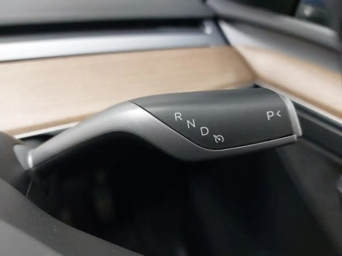 2024-tesla-model-y-e-long-range-306bhp-awd-big-12