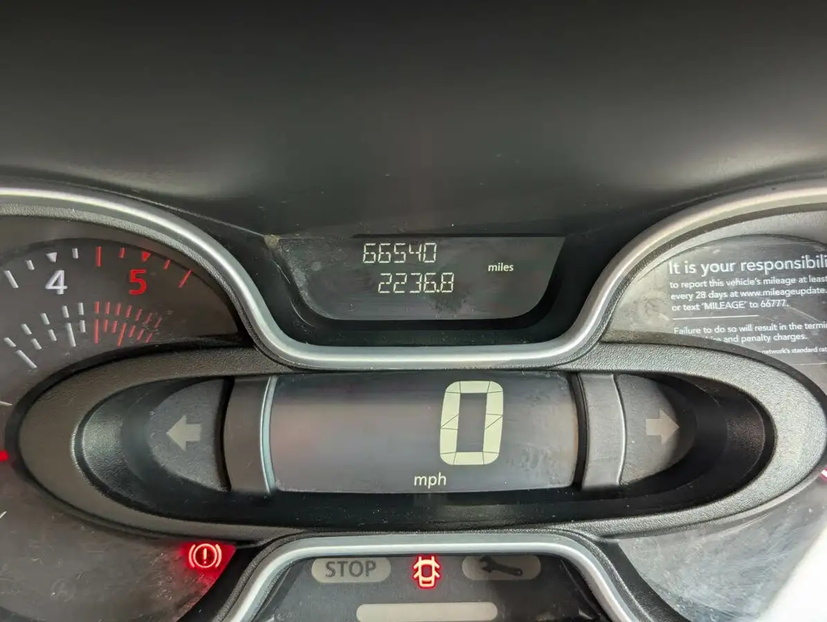2021-renault-trafic-20dci-ll30-energy-120-business-panel-big-14