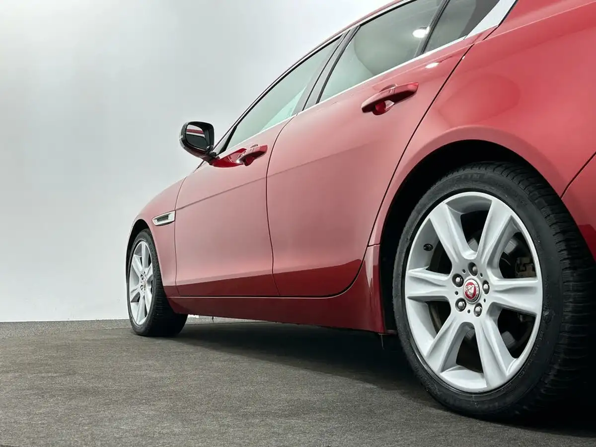 2018-jaguar-xe-20i-portfolio-200ps-1997cc-big-45
