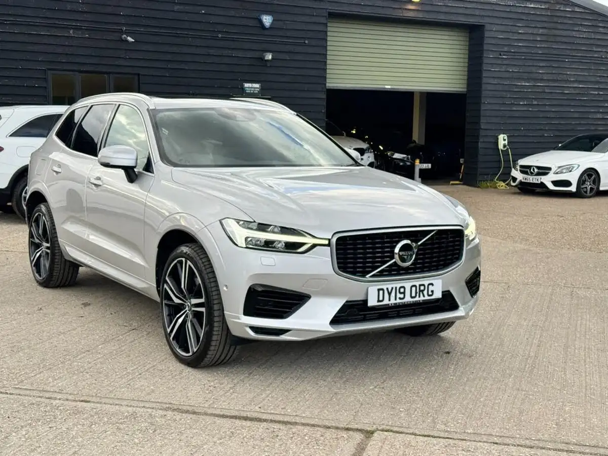 2019-volvo-xc60-20-t8-r-design-pro-big-0