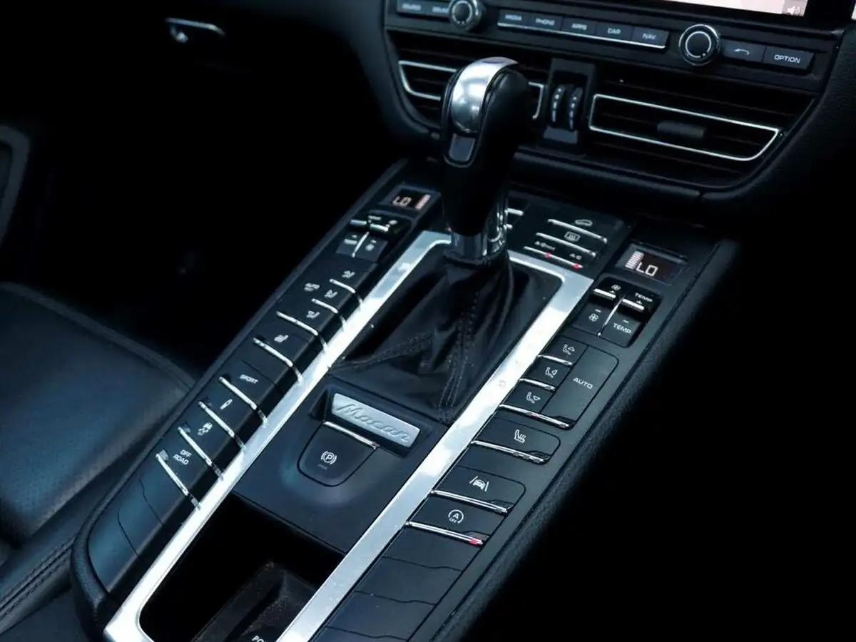 2019-porsche-macan-30-v6-s-big-17