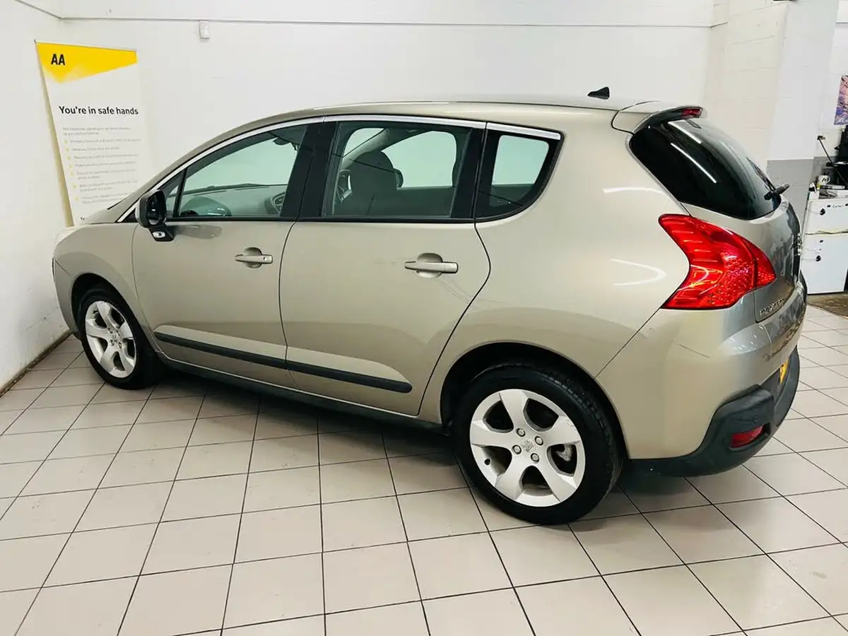 2013-peugeot-3008-crossover-16e-hdi-active-115bhp-fap-big-3