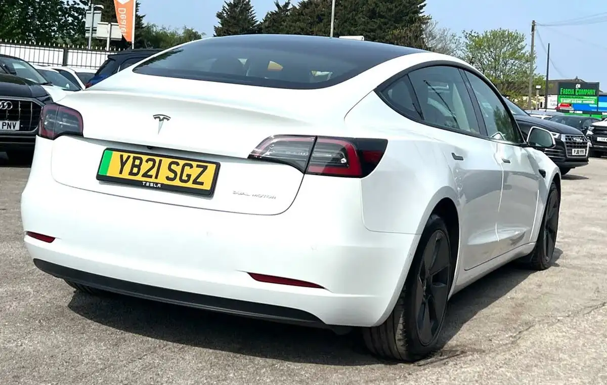 2021-tesla-model-3-e-long-range-4x4-big-16