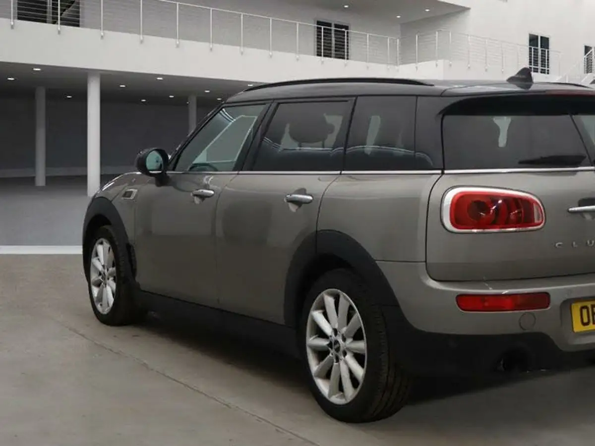 2015-mini-clubman-15-cooper-auto-big-2