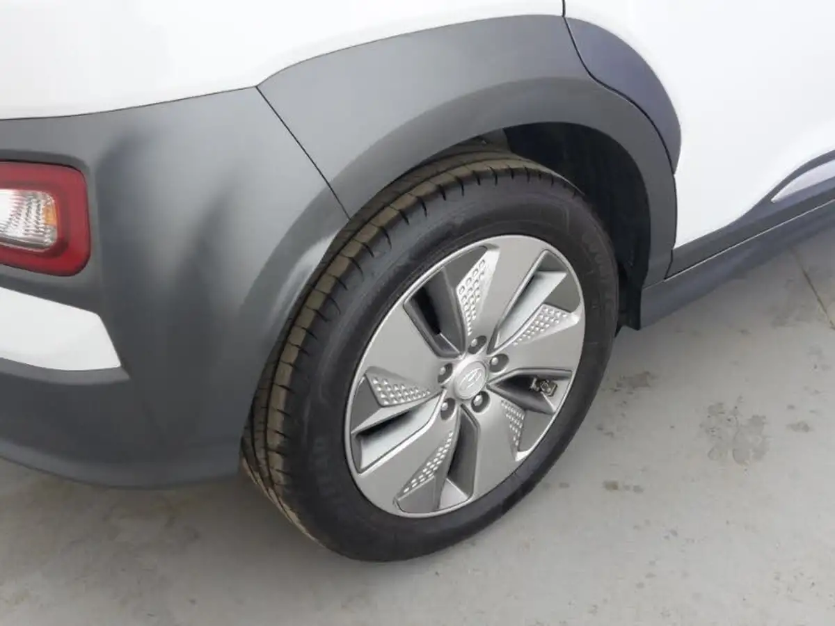 2020-hyundai-kona-e-premium-204ps-big-12