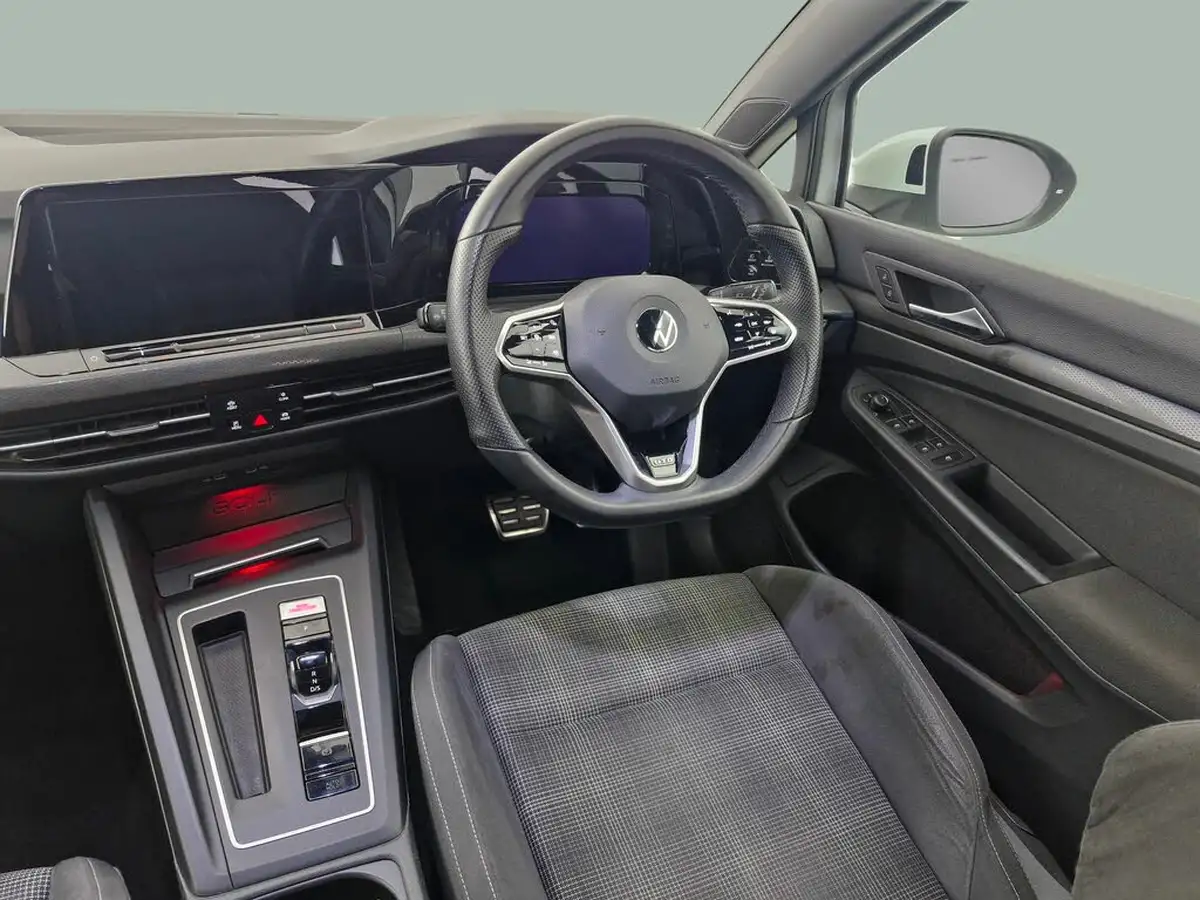 2020-volkswagen-golf-20tdi-gtd-200ps-hatchback-5d-big-17
