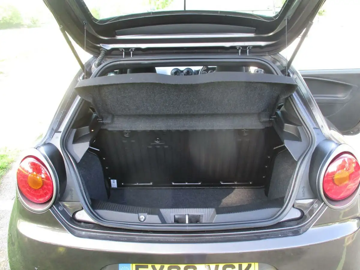 2016-alfa-romeo-mito-13jtdm-2-speciale-big-21