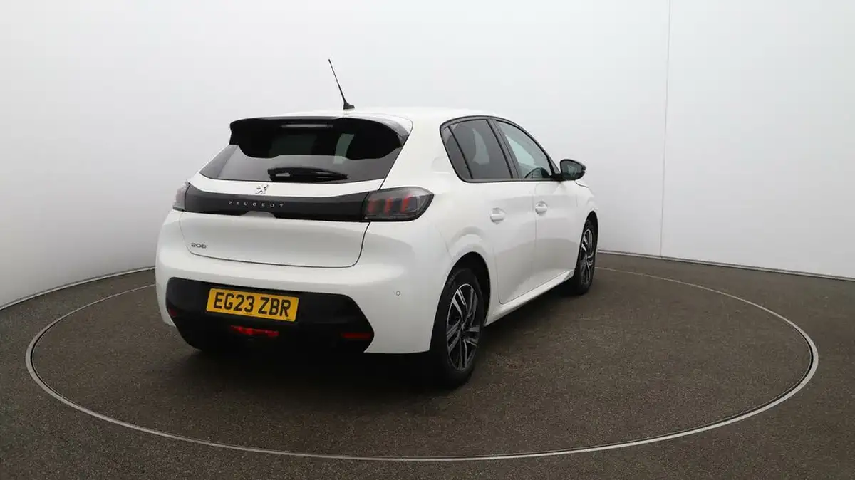 2023-peugeot-208-12-puretech-allure-premium-100ps-eat8-big-46