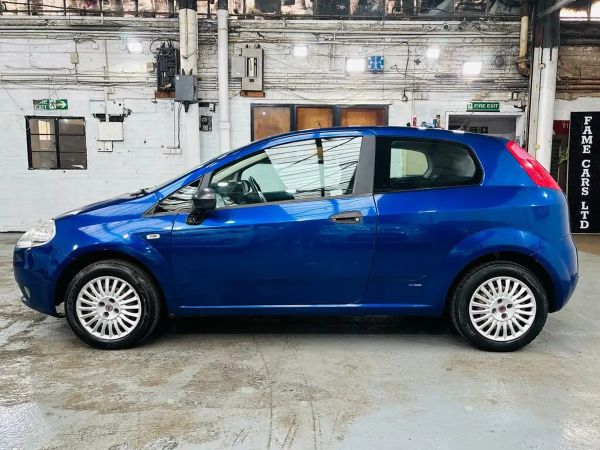 2008-fiat-grande-punto-12-active-white-big-7