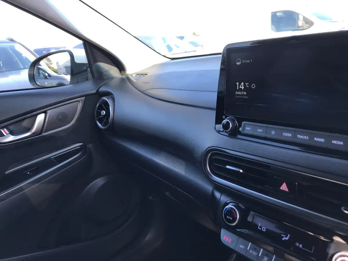 2022-hyundai-kona-16-gdi-premium-big-28