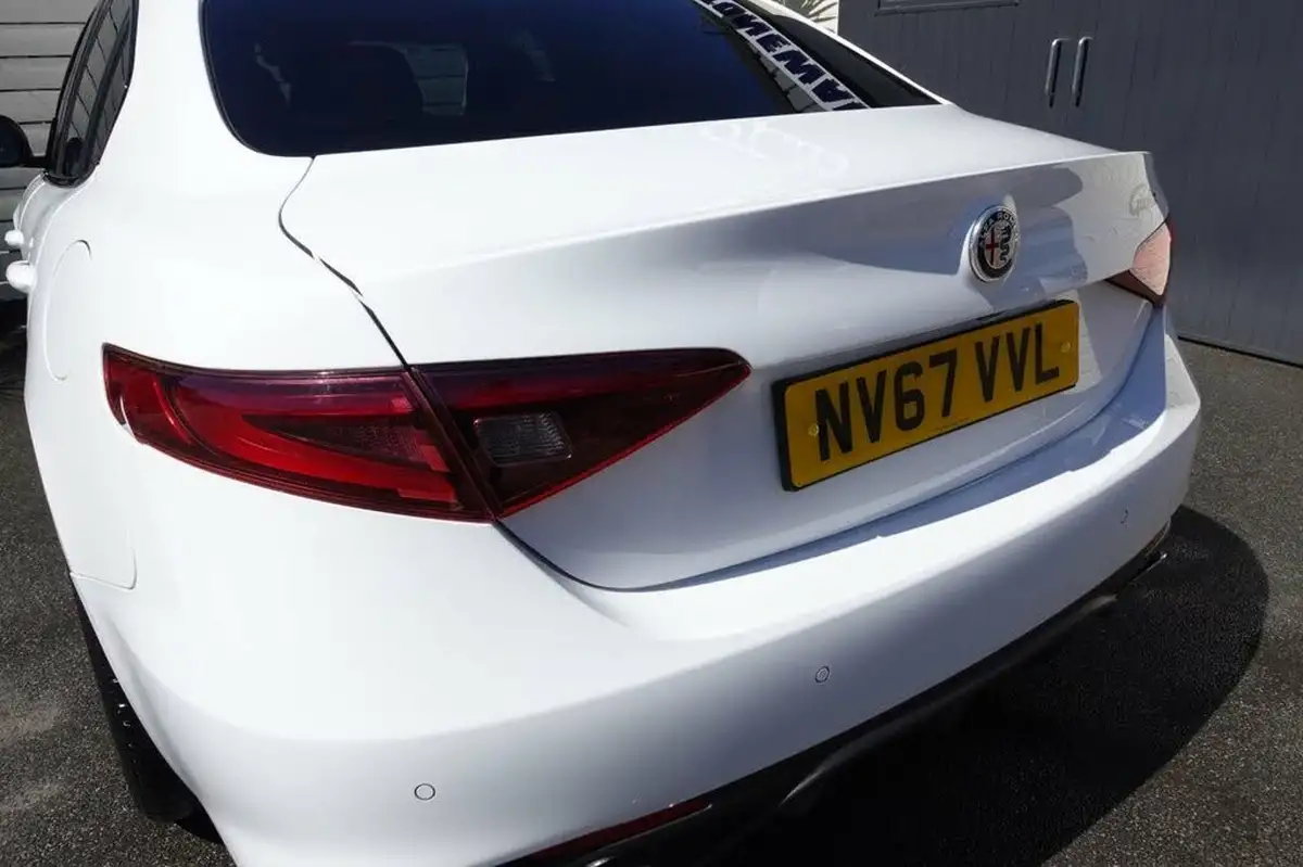 2017-alfa-romeo-giulia-22td-speciale-big-15