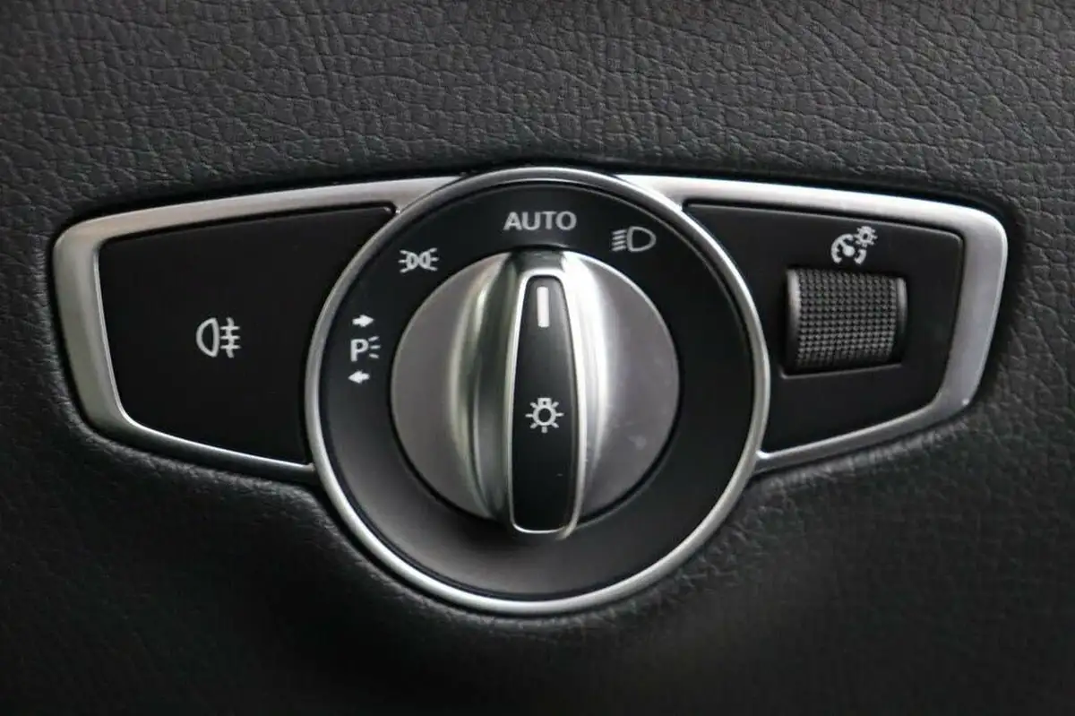 2022-mercedes-benz-eqc-e-eqc-400-amg-line-big-20