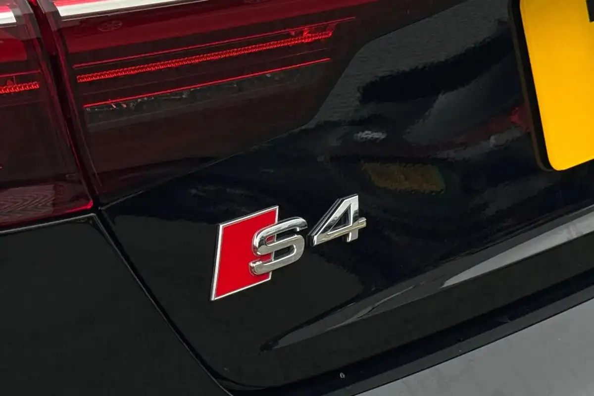 2021-audi-s4-30tdi-v6-black-edition-341ps-big-50