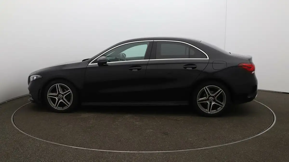 2020-mercedes-benz-a-class-15d-a180d-amg-line-saloon-4d-7g-dct-big-55