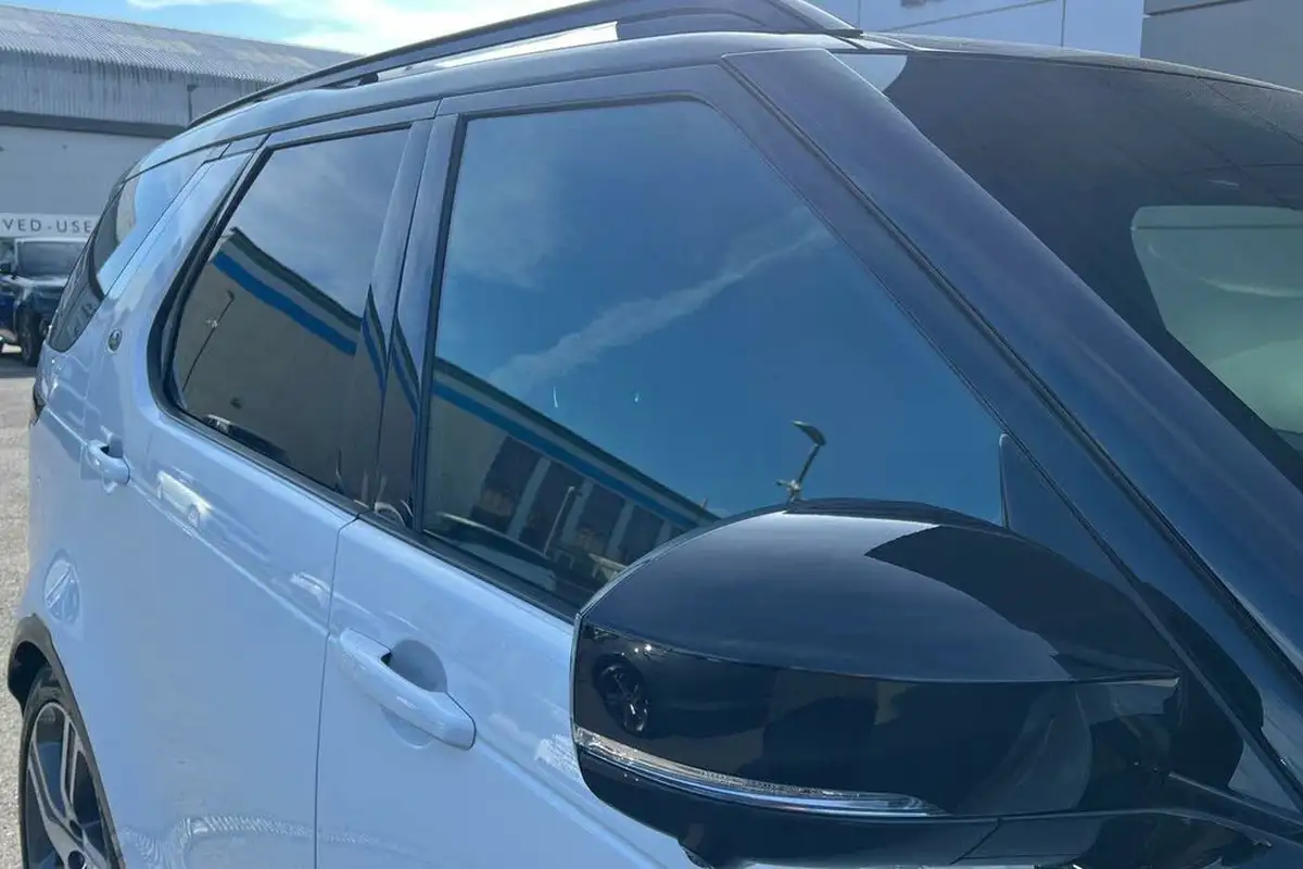 2024-land-rover-discovery-30-d300-commercial-dynamic-hse-big-24