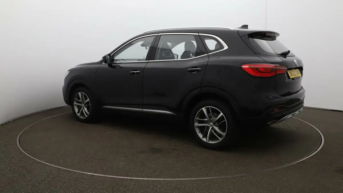 2022-mg-hs-15t-gdi-exclusive-162ps-big-30