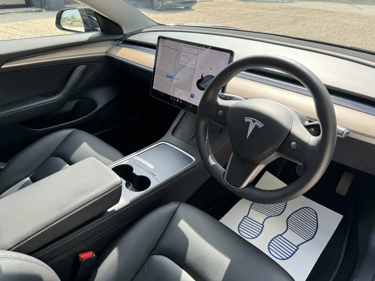 2021-tesla-model-3-e-long-range-awd-big-10