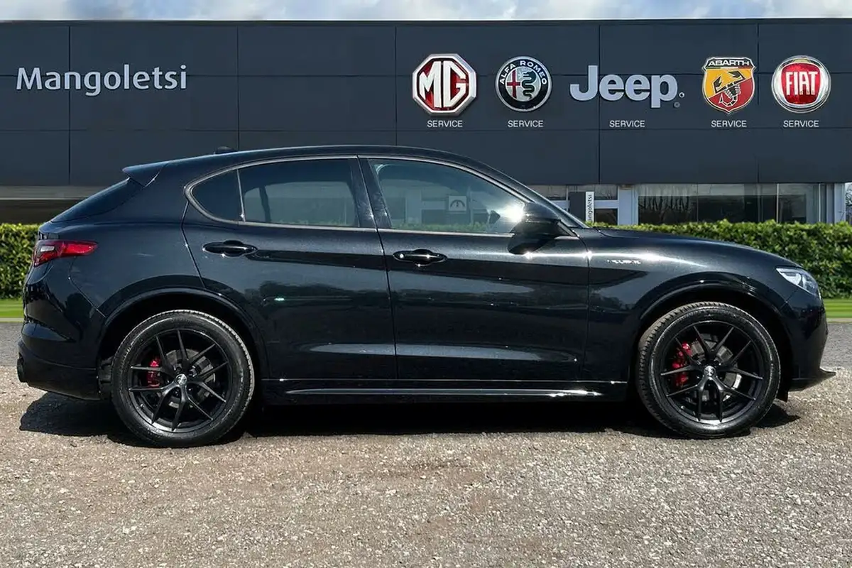 2021-alfa-romeo-stelvio-20-veloce-big-3