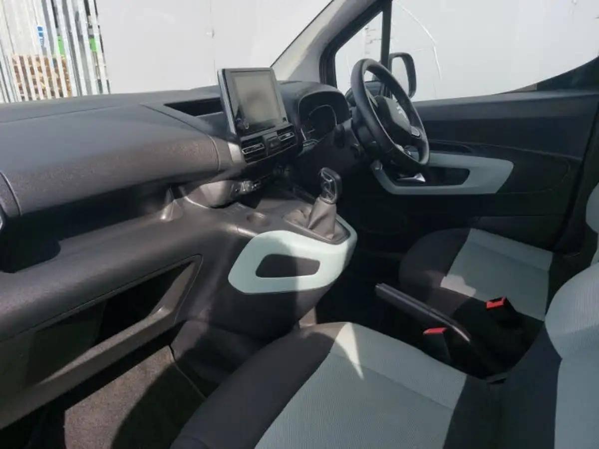 2021-citroen-berlingo-15bluehdi-feel-m-size-100ps-big-4