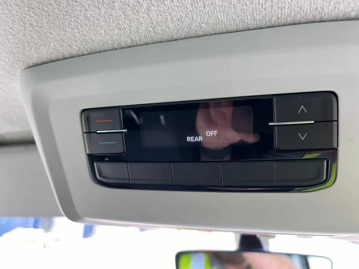 2022-volkswagen-transporter-20bitdi-t32-highline-bmt-lwb-4motion-kombi-big-23