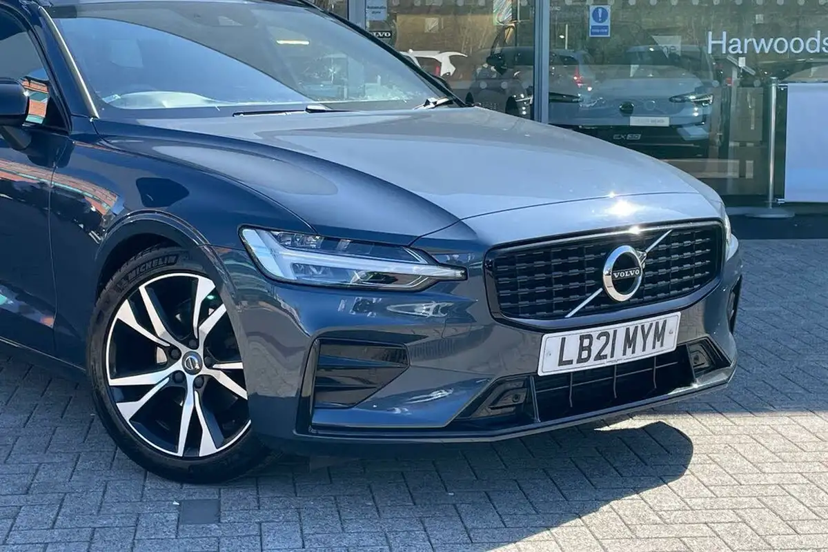 2021-volvo-v60-20-b4-r-design-big-5