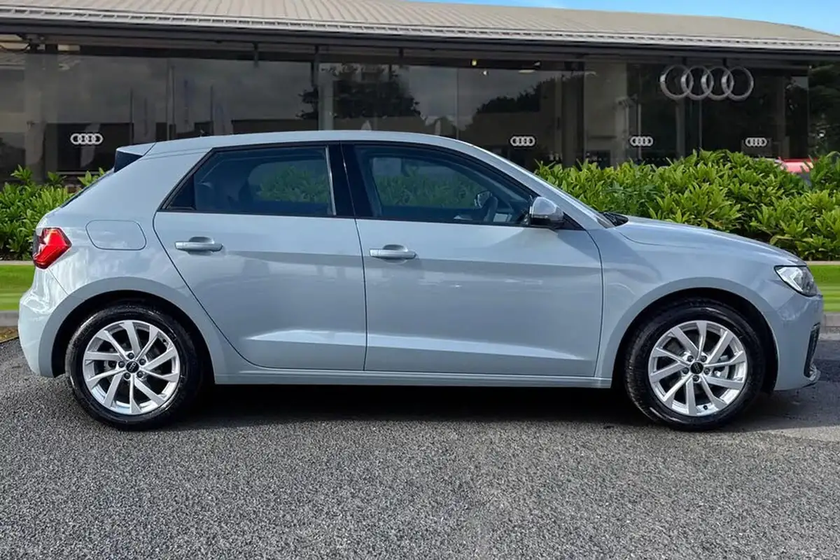 2025-audi-a1-10-30-tfsi-sport-big-2