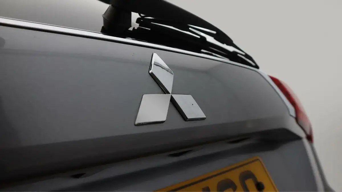 2020-mitsubishi-outlander-24-exceed-phev-big-21