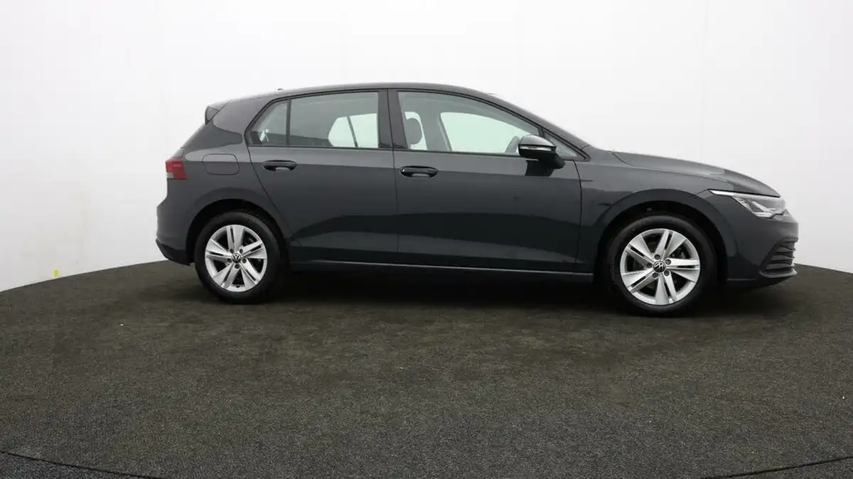 2022-volkswagen-golf-15-tsi-life-130ps-hatchback-big-32
