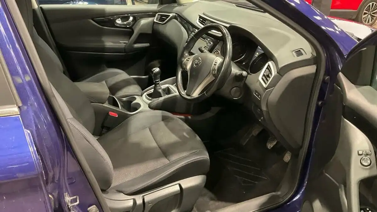 2017-nissan-qashqai-15dci-n-connecta-99g-big-13