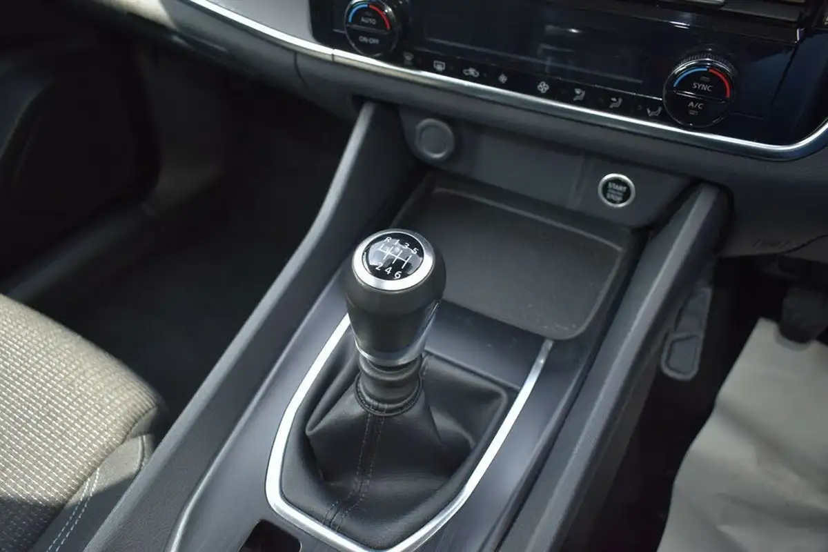 2022-nissan-qashqai-13-dig-t-acenta-premium-140ps-big-6