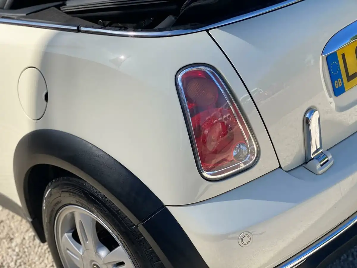 2007-mini-cooper-16-one-90bhp-convertible-2d-big-21