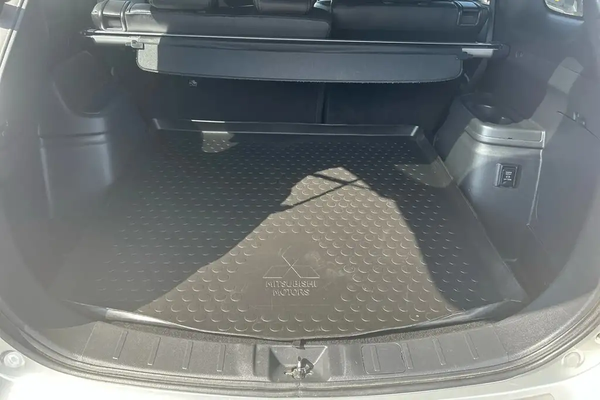 2019-mitsubishi-outlander-24-4h-phev-big-38