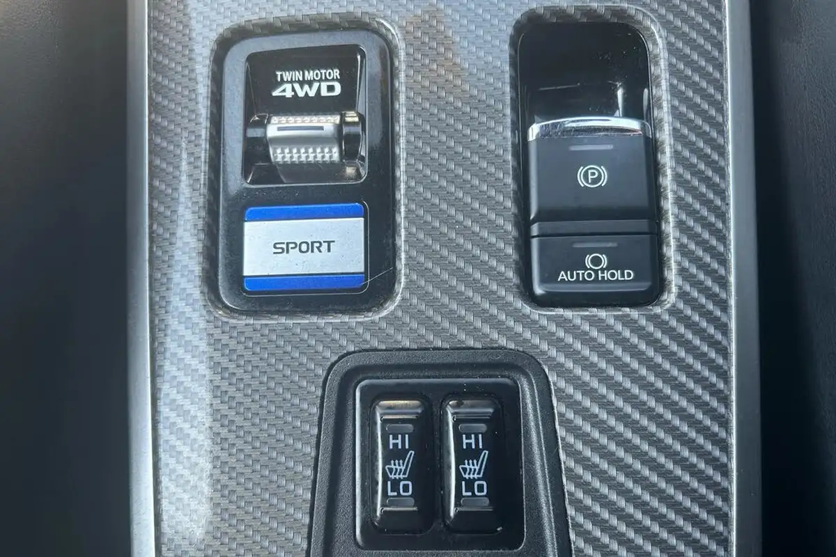 2019-mitsubishi-outlander-24-4h-phev-big-14