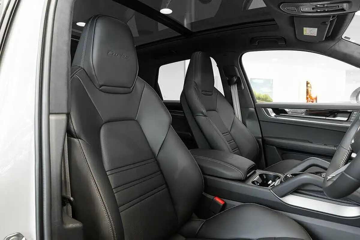 2025-porsche-cayenne-40-v8-turbo-e-hybrid-station-wagon-big-3
