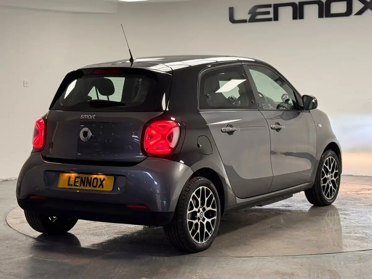 2020-smart-forfour-eq-prime-exclusive-big-6