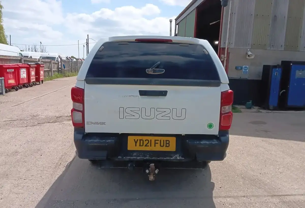 2021-isuzu-d-max-19td-utility-4x4-double-pickup-big-3