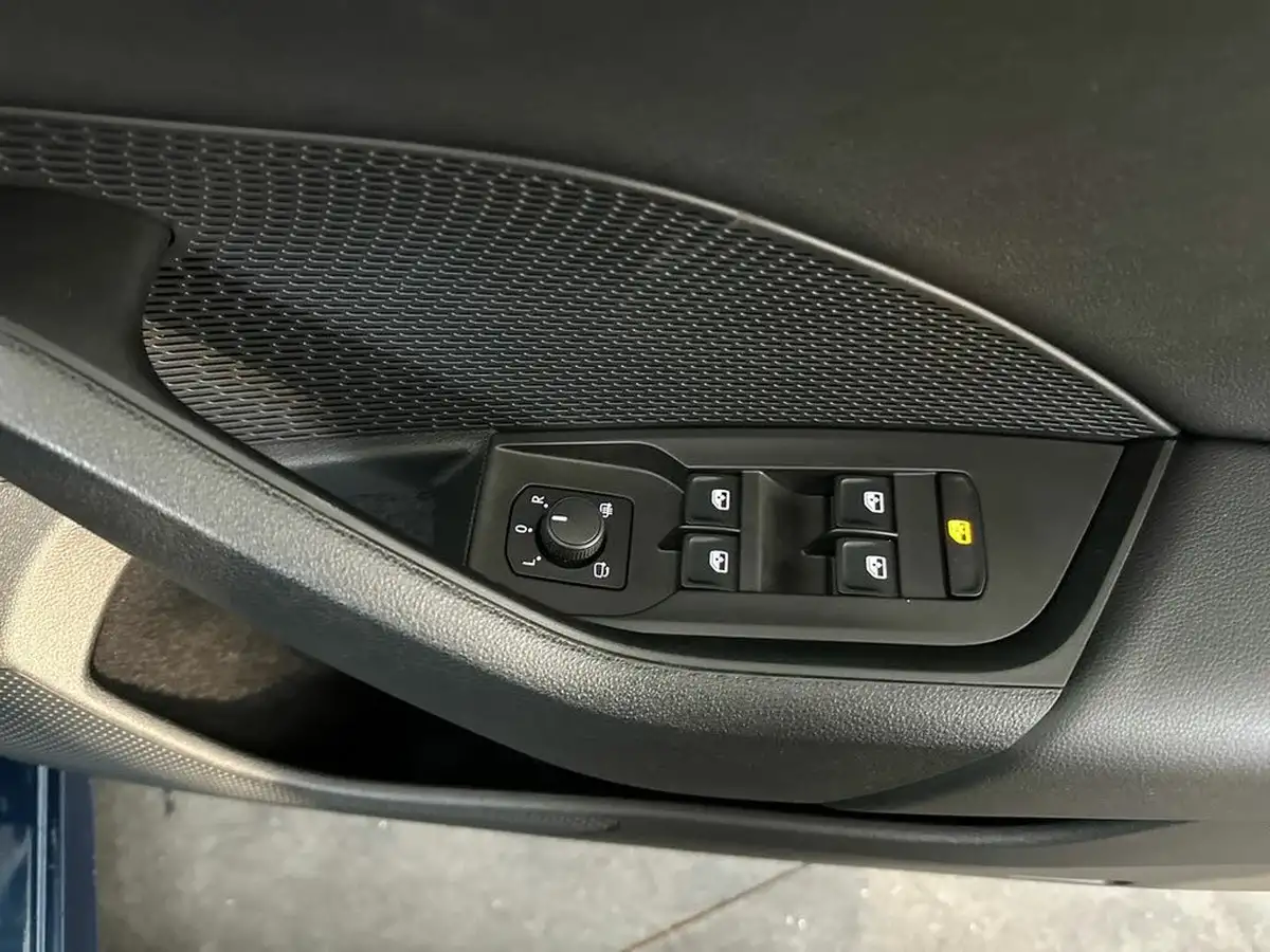 2022-skoda-octavia-15-tsi-se-l-hatchback-big-24