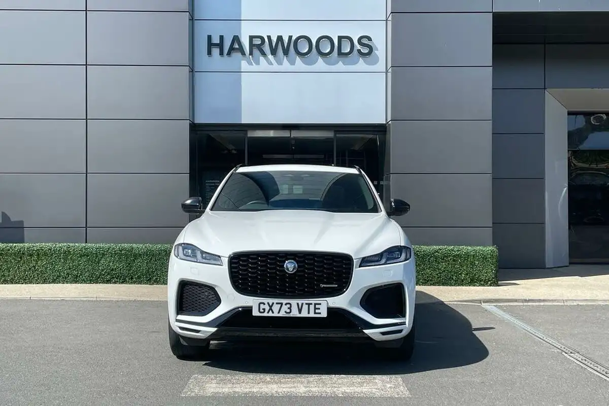2023-jaguar-f-pace-20-d200-r-dynamic-se-black-big-12
