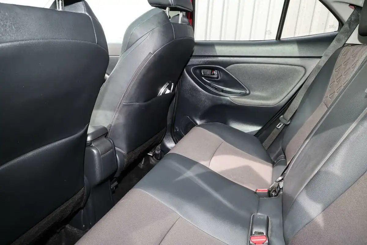 2022-toyota-yaris-cross-15-vvt-i-excel-big-11
