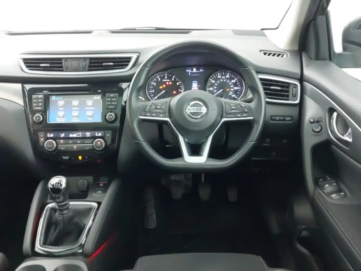 2018-nissan-qashqai-12-dig-t-n-connecta-big-6