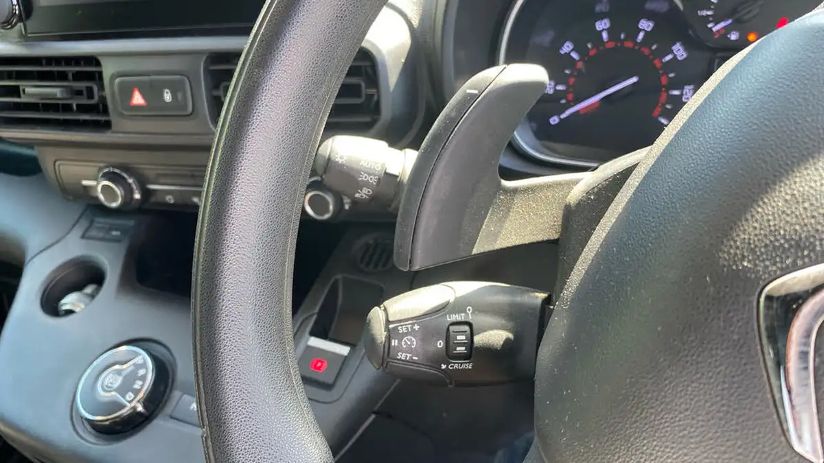 2023-citroen-berlingo-15-bluehdi-1000-driver-edition-130pseu6d-eat8-big-33