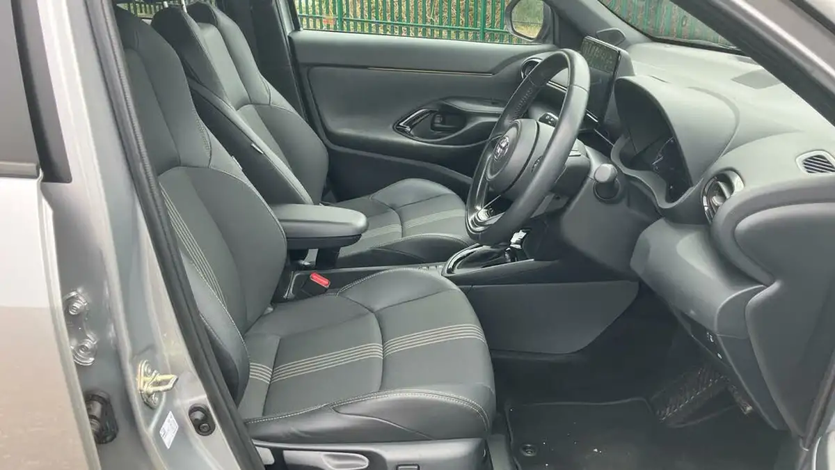 2022-toyota-yaris-cross-15-vvt-i-dynamic-big-10