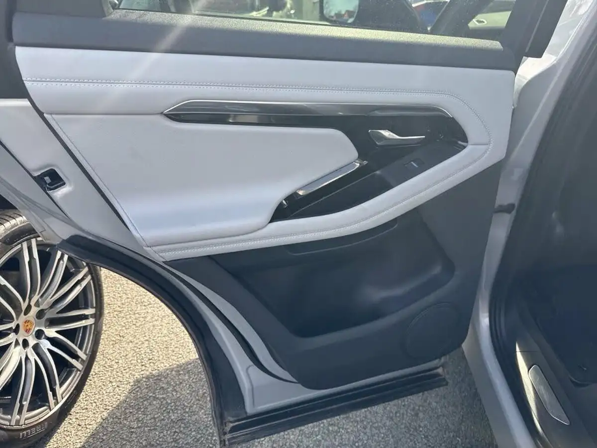 2021-land-rover-range-rover-evoque-20-d200-r-dynamic-se-big-28
