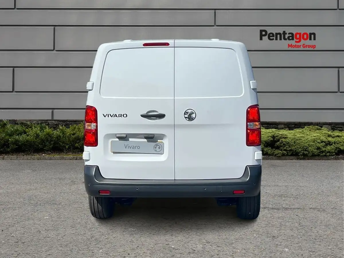 2025-vauxhall-vivaro-15td-prime-big-13