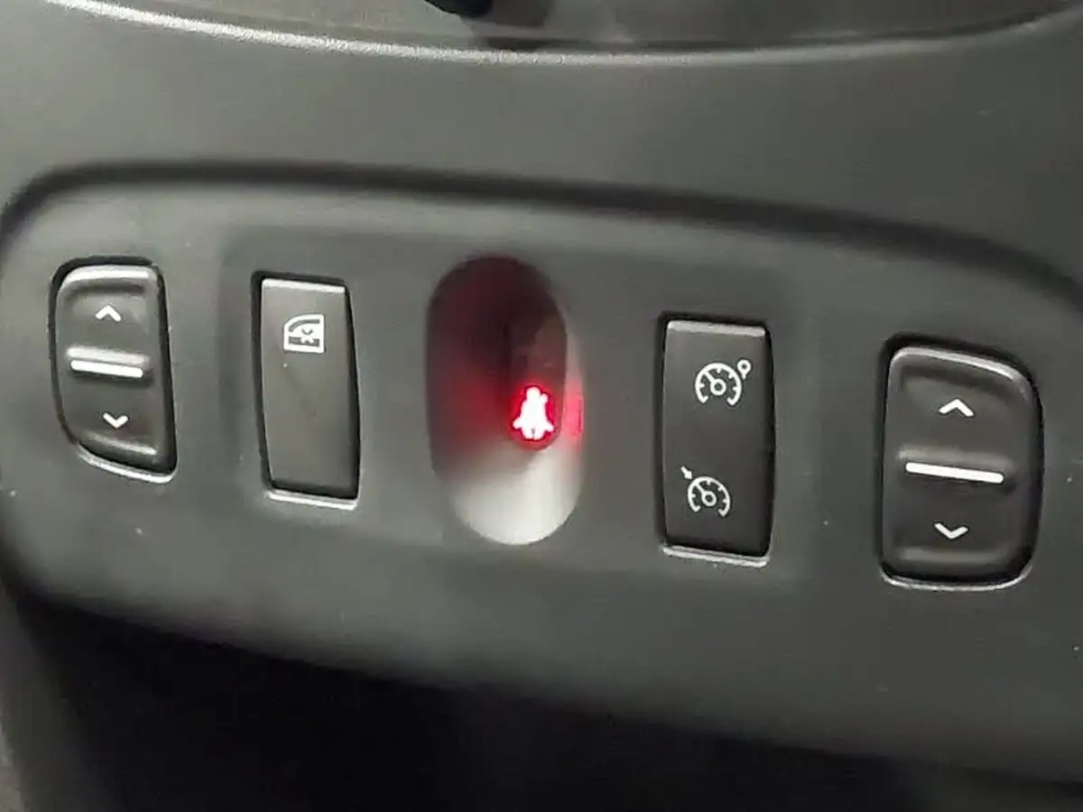 2015-dacia-sandero-stepway-15d-laureate-big-16